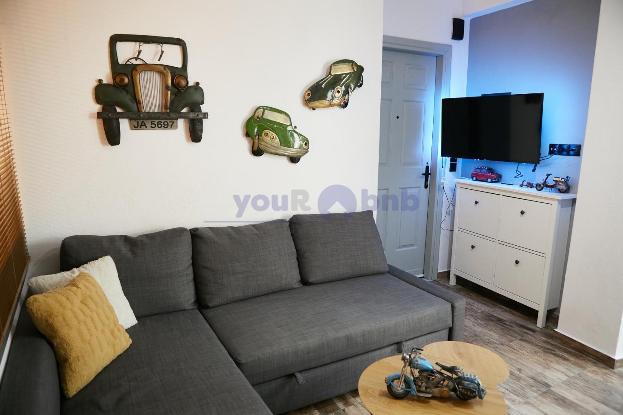 Charlotte Townhouse * Komotini
