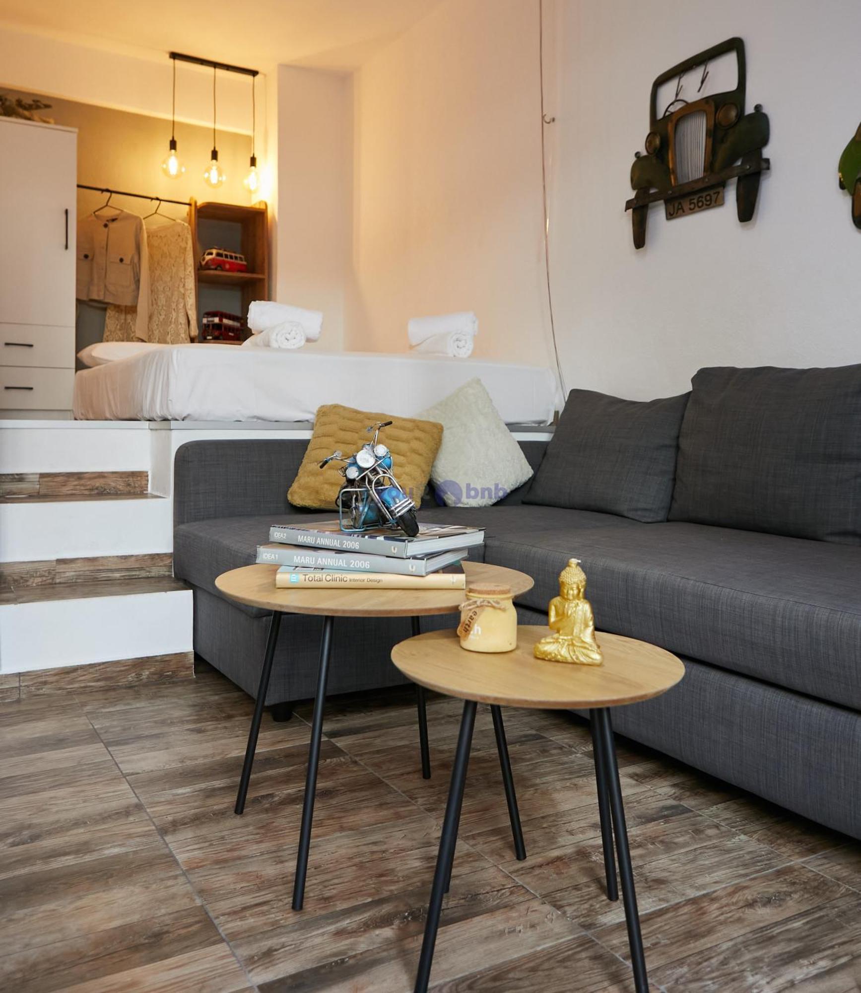 Charlotte Townhouse * Komotini